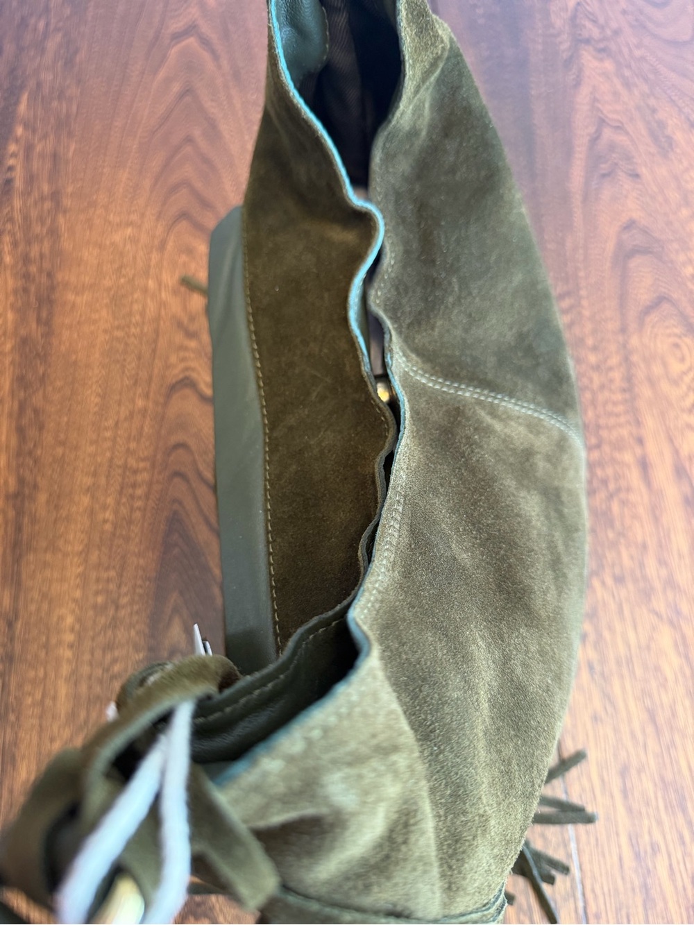 STUNNING Fall’s must have Haute Hippie Olive Green Suede Fringe Hobo Bag! - Picture 3 of 11